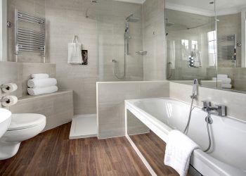 Bridal Suite Bathroom at Ivy Hill Hotel